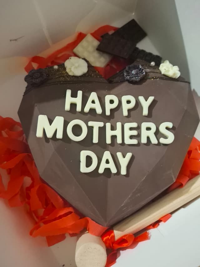 Happy mothers day breakable heart chocolate